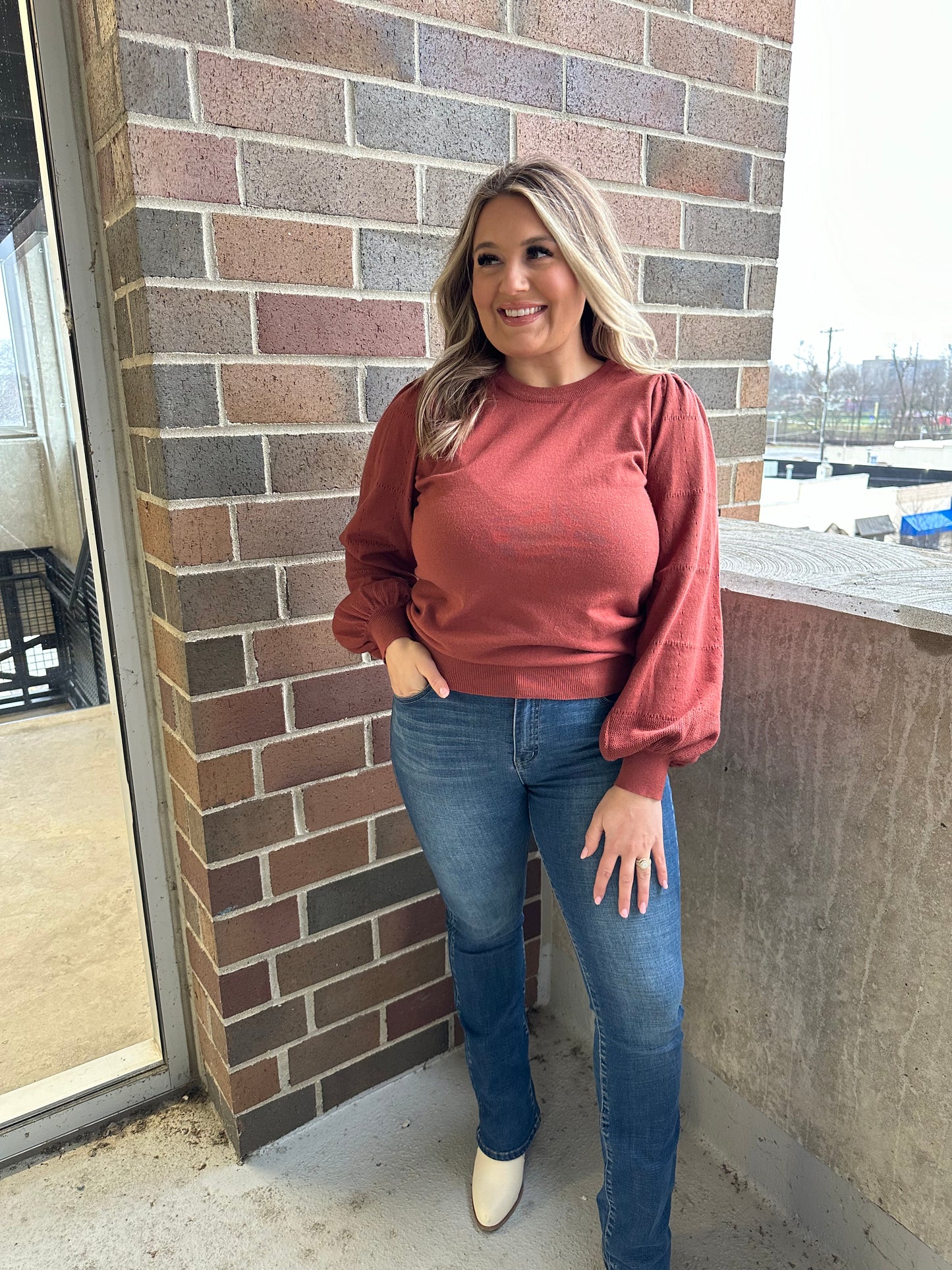 BRICK TEXTURED SLEEVE SWEATER