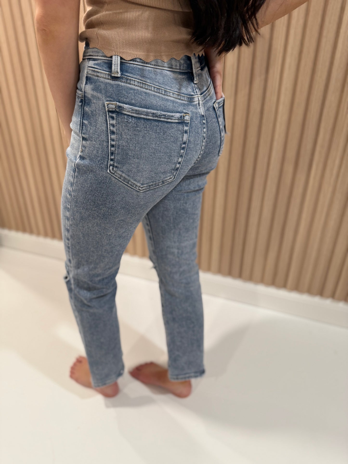 NOT YOUR AVERAGE MOM JEAN