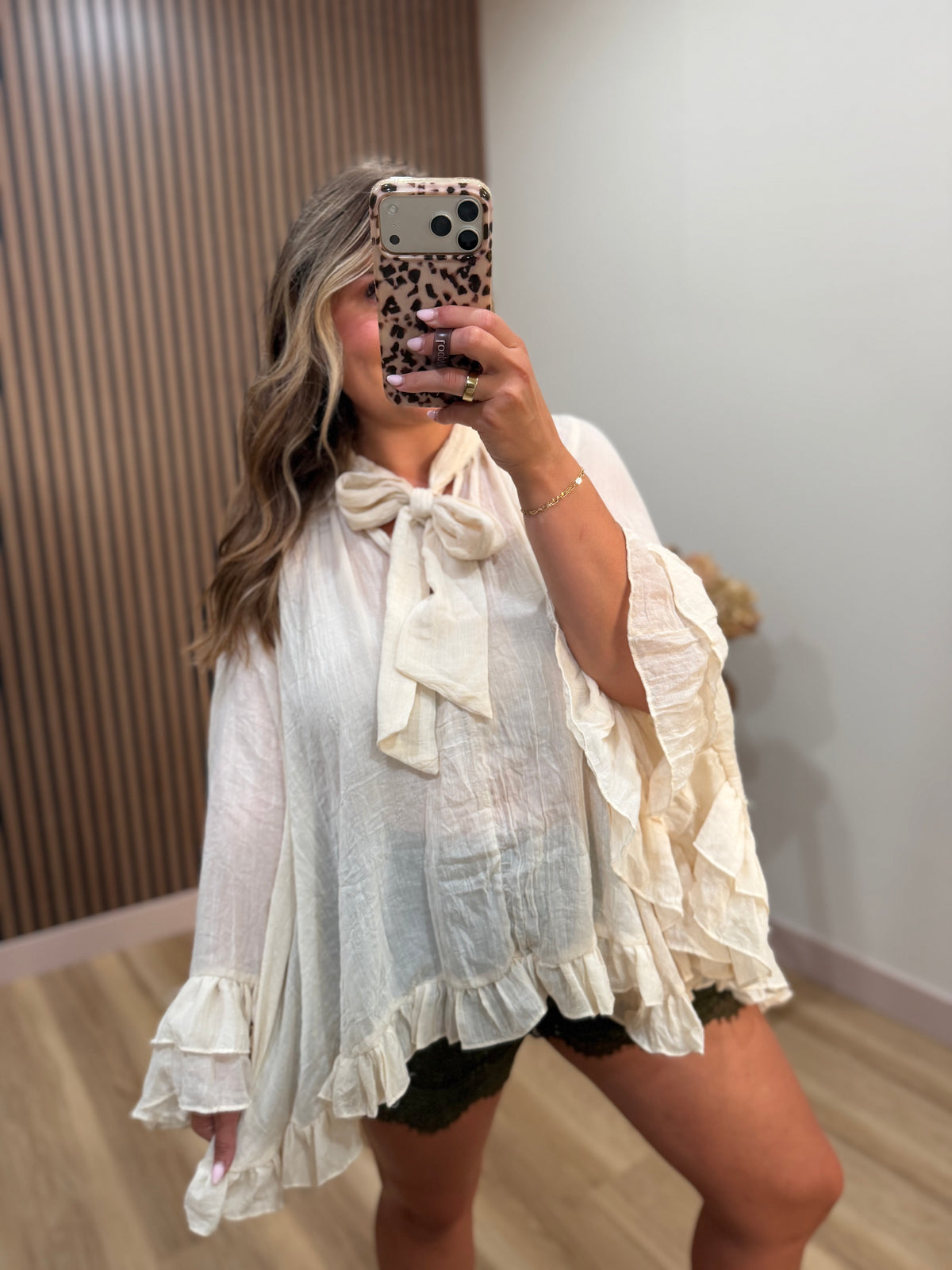 CREAM RUFFLE BLOUSE