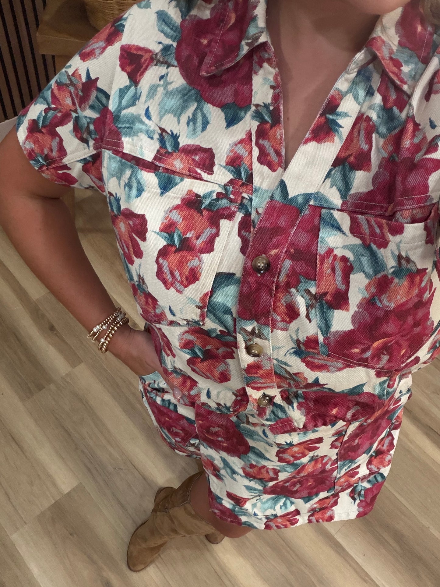 VICTORIA FLORAL BUTTON UP TOP