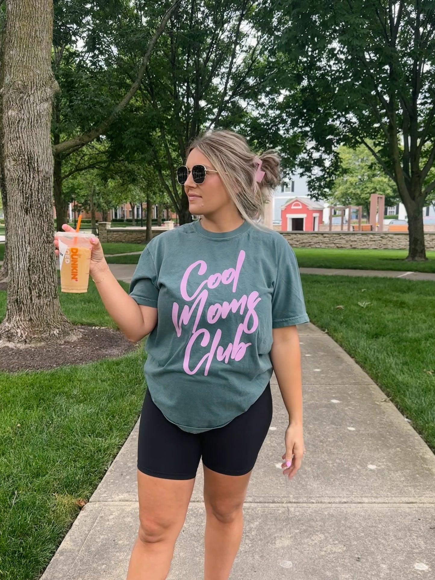 cool moms club graphic tee