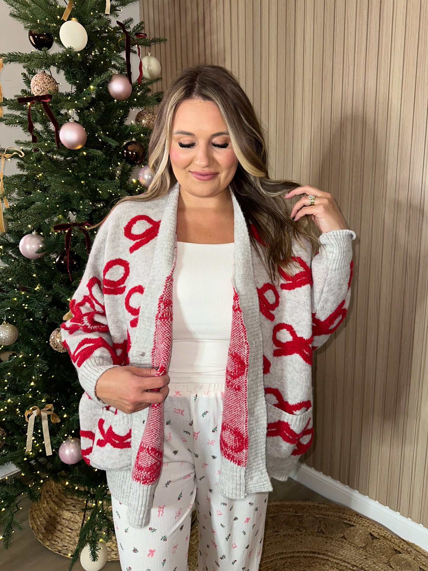 OVERSIZED BOW SWEATER