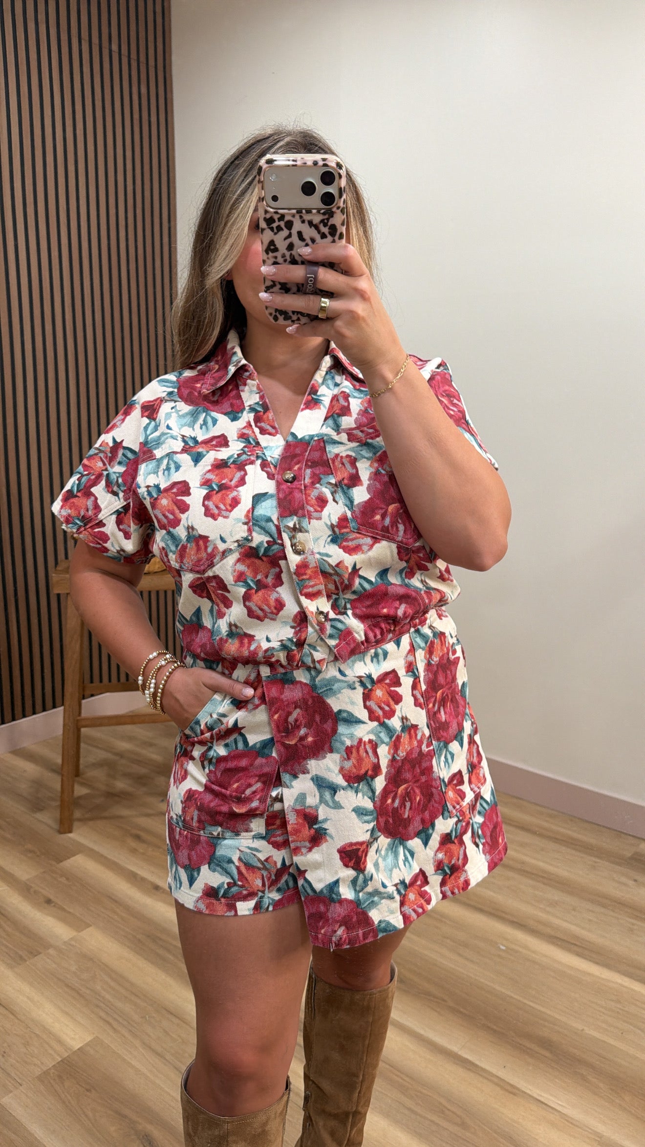 VICTORIA FLORAL BUTTON UP TOP