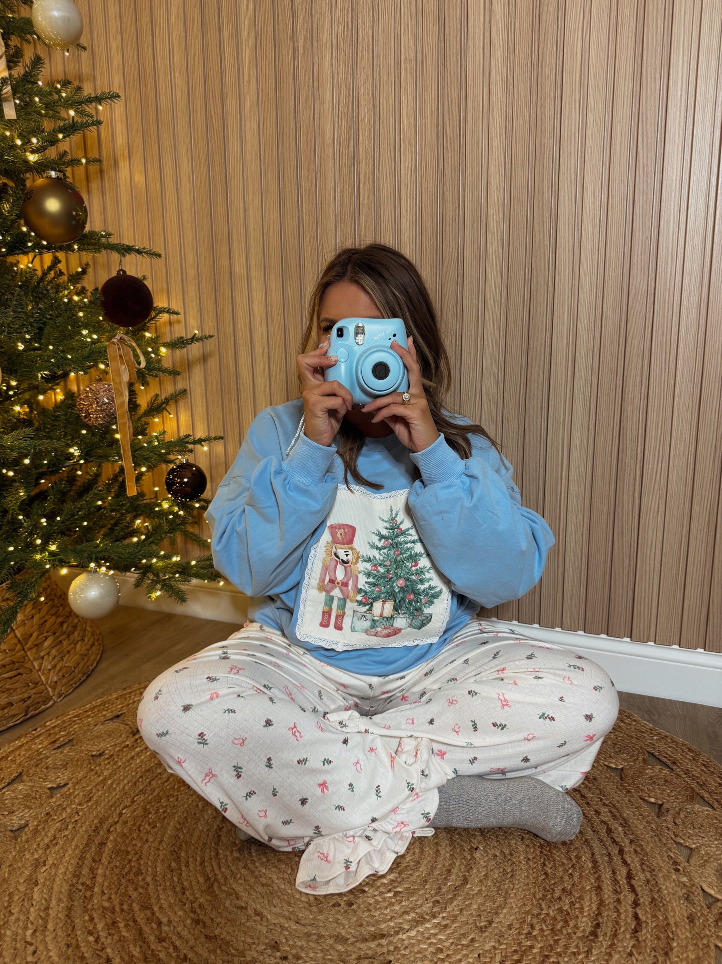 NUTCRACKER CREW (MUTED RED)